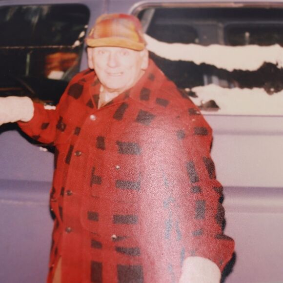 Vintage Photograph Funny Old Man Lumberjack Winter Van Chicago Grandpa 80s - Picture 1 of 4
